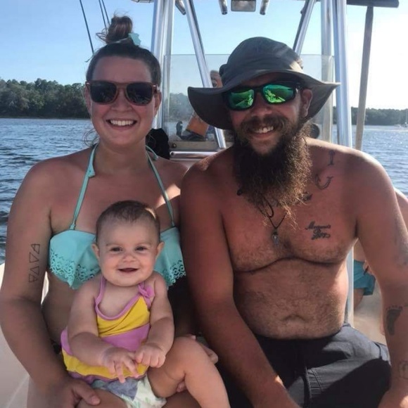 Meet your Posher, Lydia - Picture 2 of 3